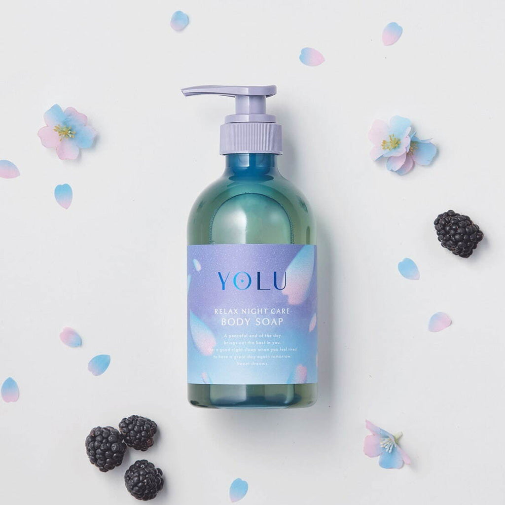 Inspired by night cherry blossoms with notes of sakura and blackberry.