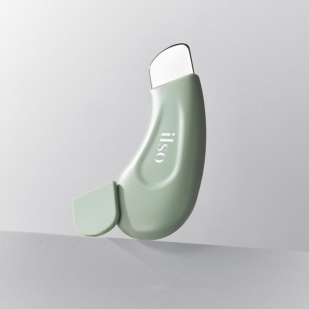 It effectively purifies your skin, removing stubborn blackheads and excess oil.