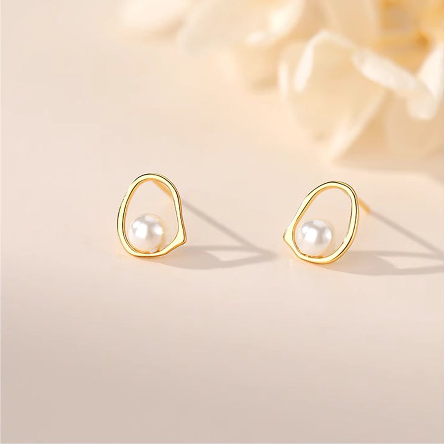 Geometric Circular Gold/Silver Pearl Earrings