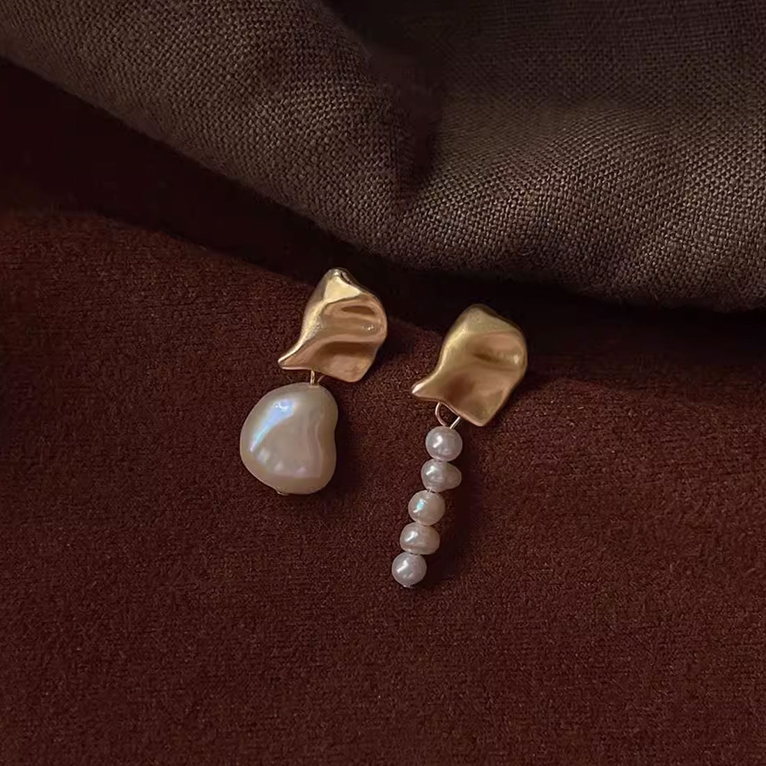 Baroque-Style Pearl Earrings 1pair