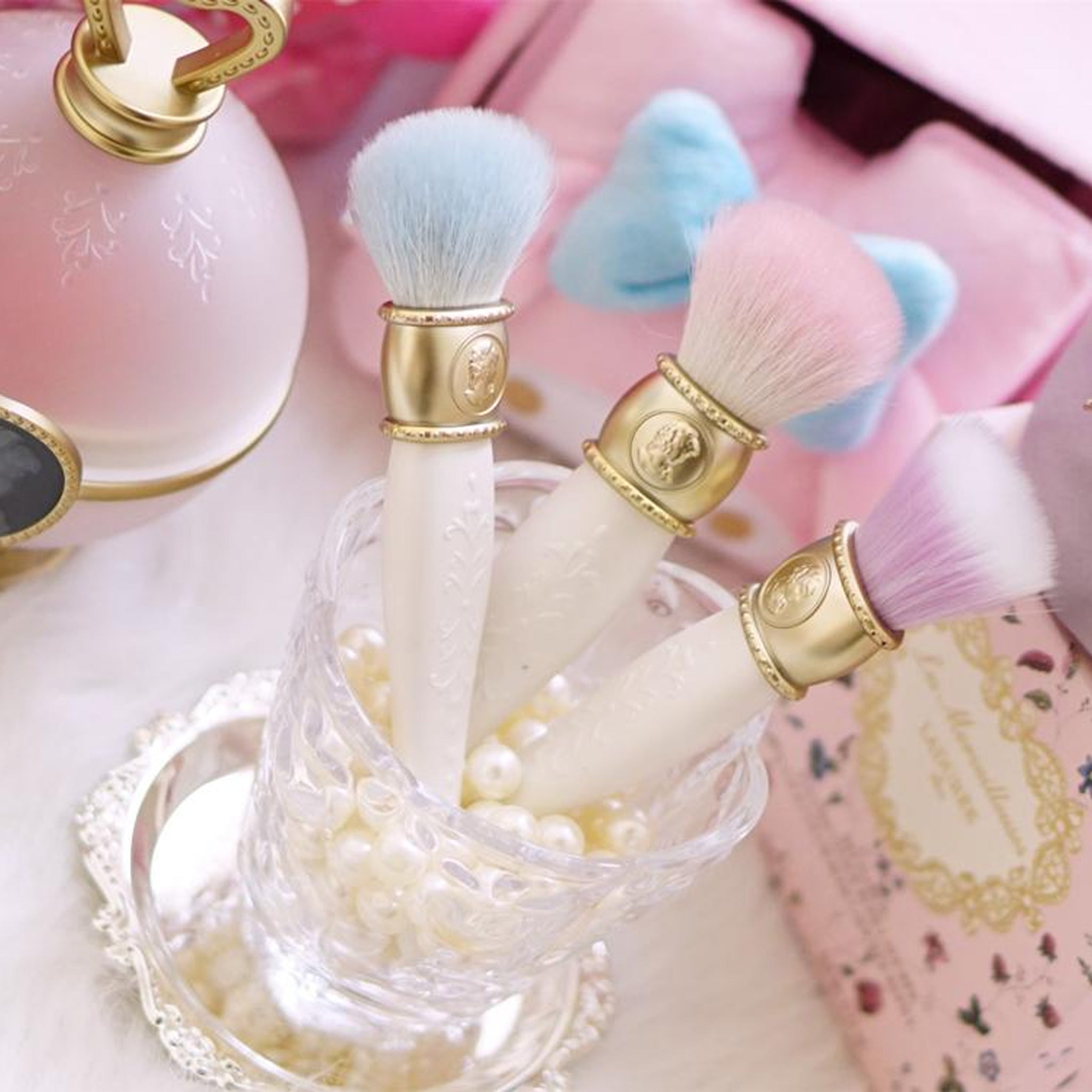 LADURÉE Les Merveilleuses Brand Makeup Brushes Blue