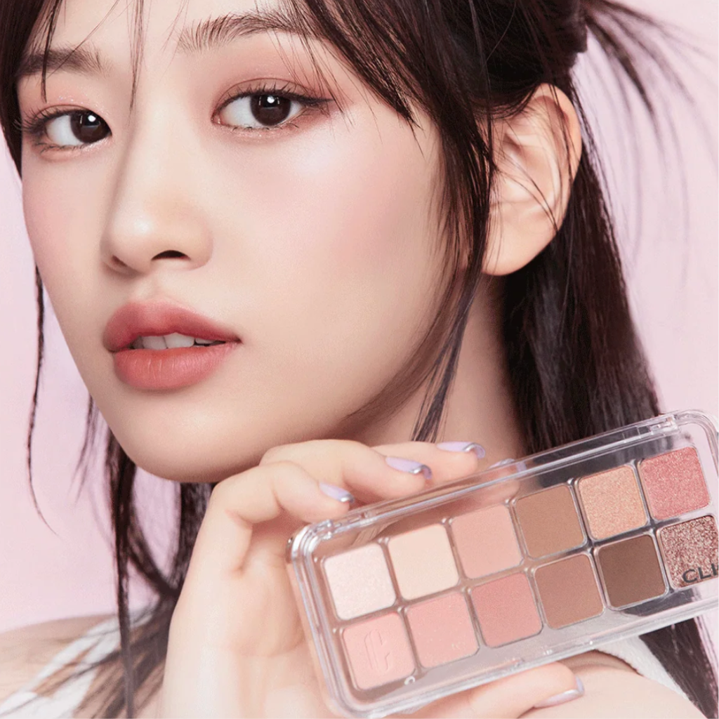 It is a versatile eyeshadow palette featuring a curated selection of soft, airy shades designed to create a wide range of eye looks, from subtle daytime wear to bold evening styles. 