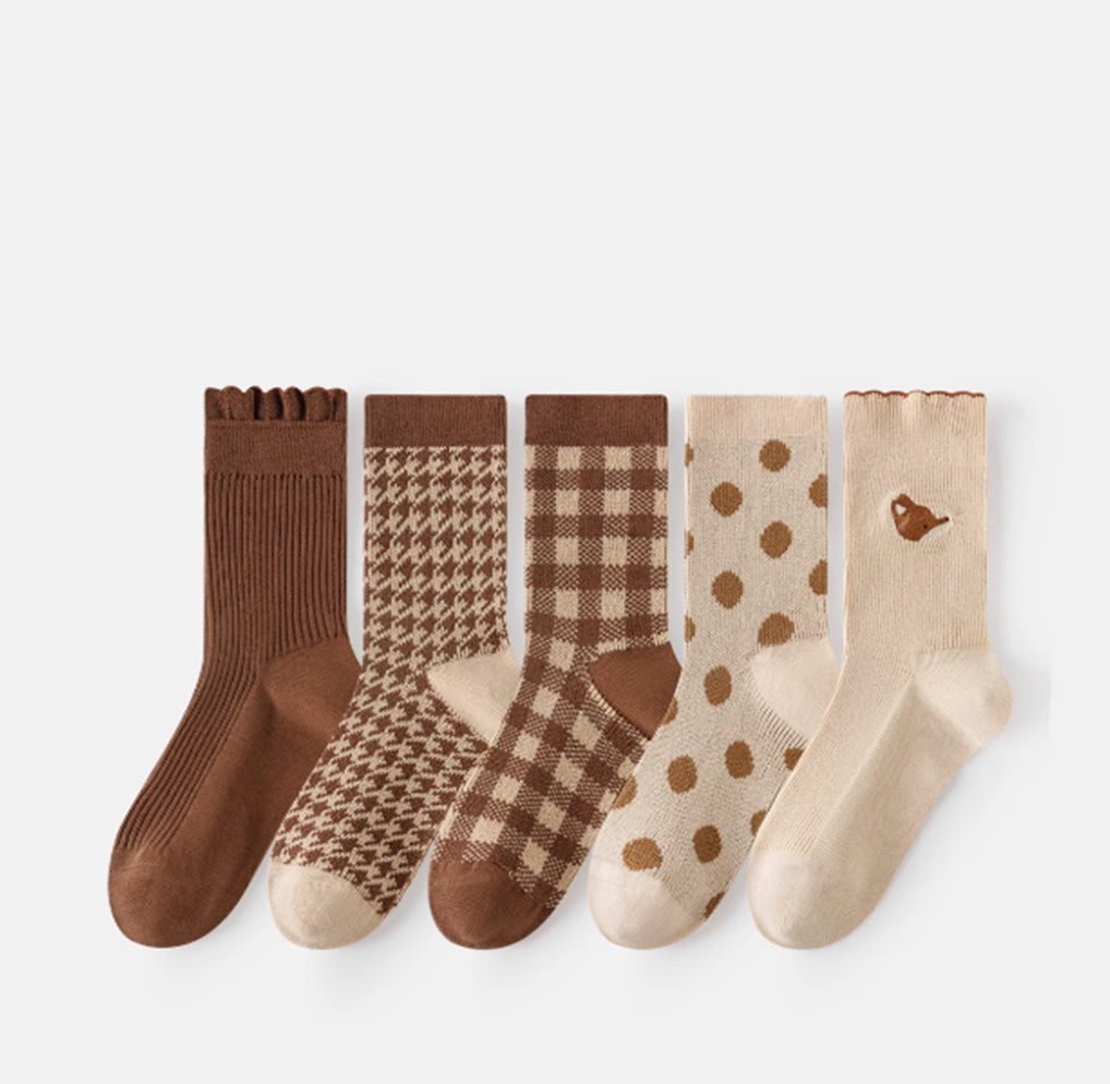 Embrace earthy tones and timeless elegance with Caramella Sock Brown Series 2. 