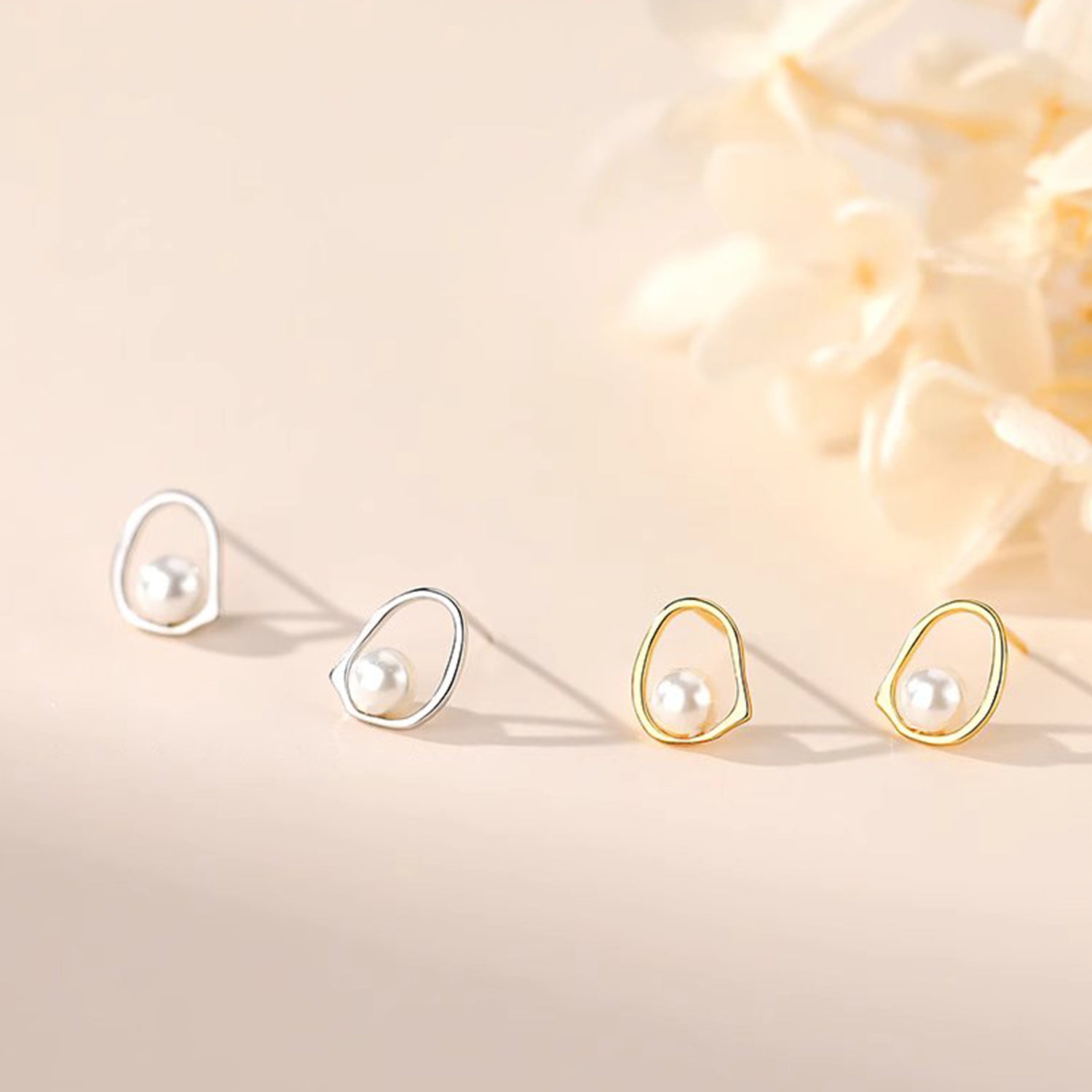 Geometric Circular Gold/Silver Pearl Earrings