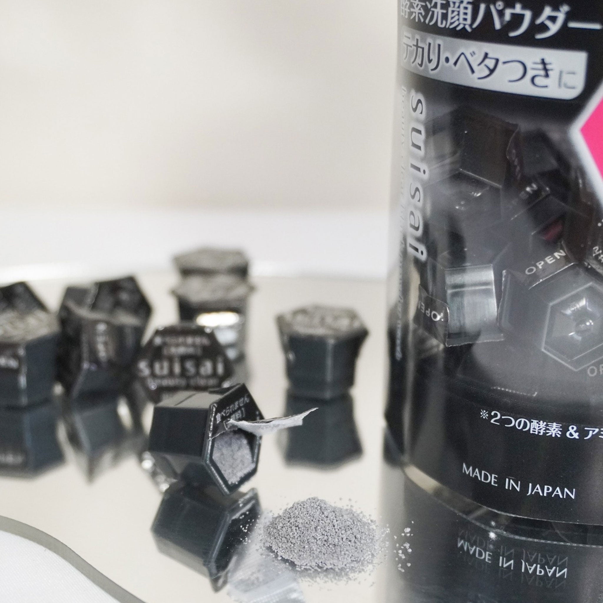 KANEBO Suisai Beauty Clear Black Powder Wash