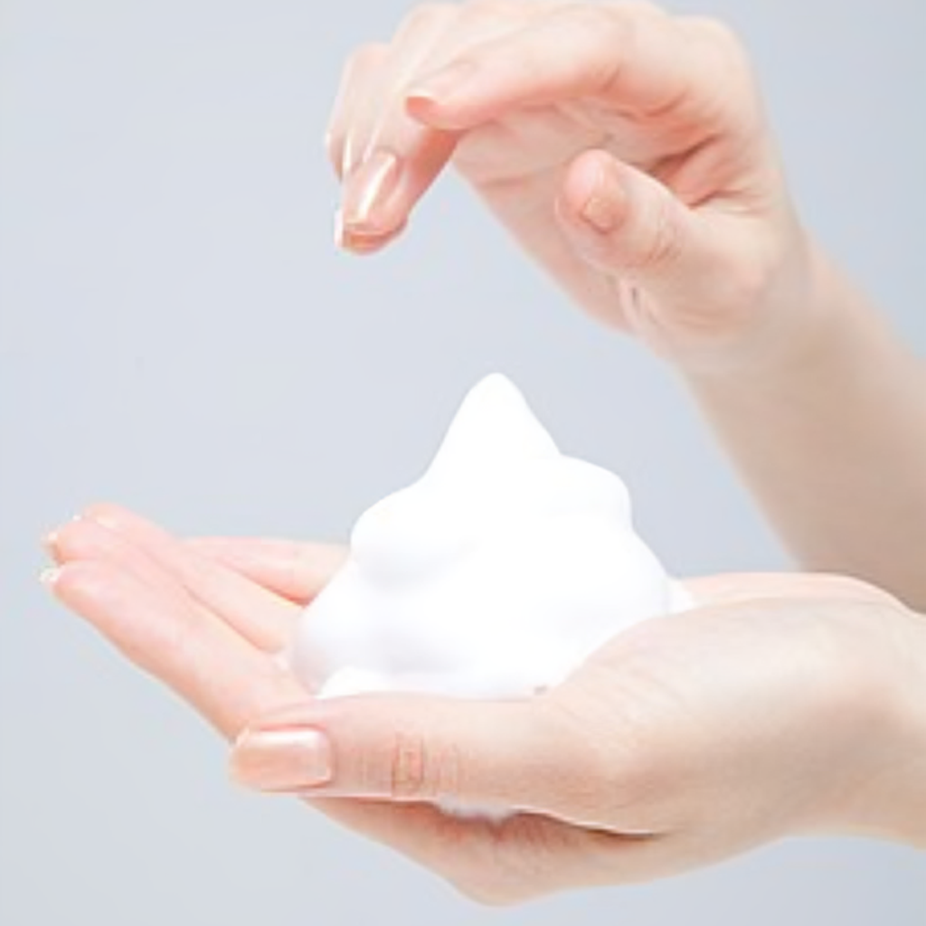 Kracie Naive 樱花香味沐浴露 530 毫升