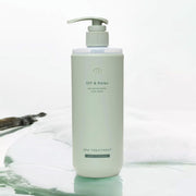 Hair conditioner features ingredients that soothes and nourishes the oily scalp, effectively improving issues like itchiness and oiliness.