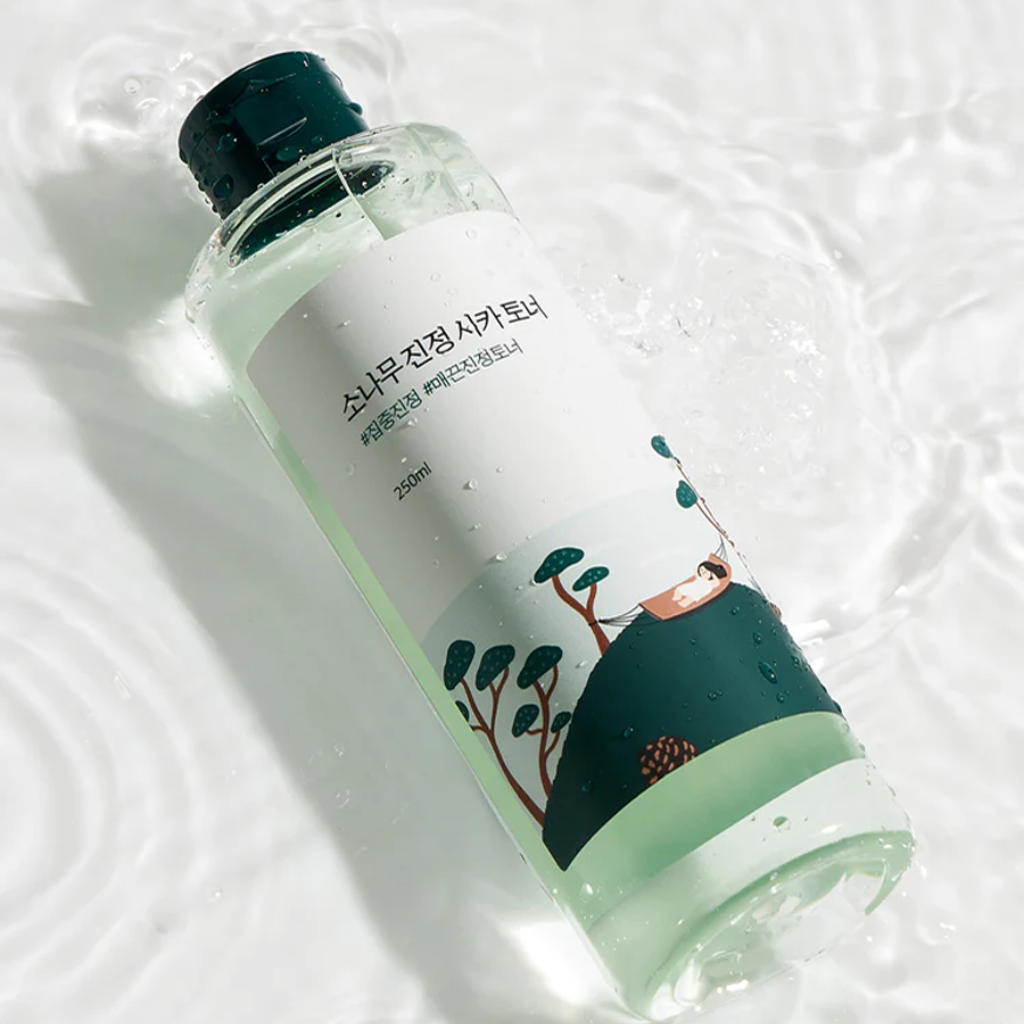 Experience deep hydration and soothing care with this Pine Tree Calming Cica Toner, crafted to calm sensitive skin and balance oil production.