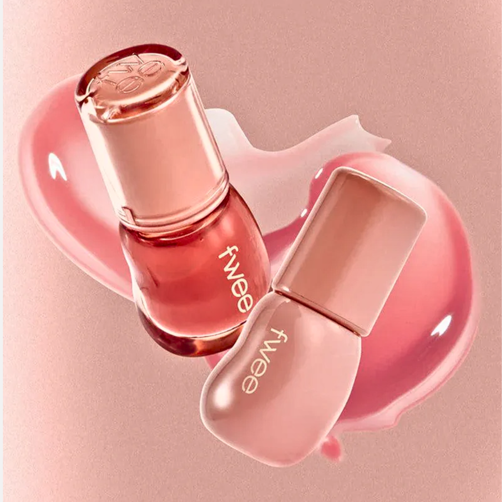 This gloss provides an ultra-high shine with a volumizing effect, giving your lips a fuller, plumper appearance.